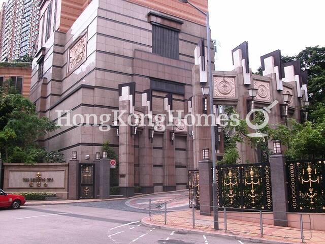 Main Entrance & Carpark Entrance